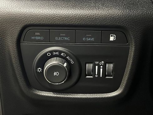 Used 2024 Jeep Grand Cherokee Summit w/ Luxury Tech Group V AWD/4WD image 18