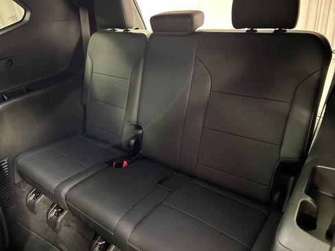Used 2025 Buick Enclave Preferred w/ Super Cruise Package AWD/4WD image 25