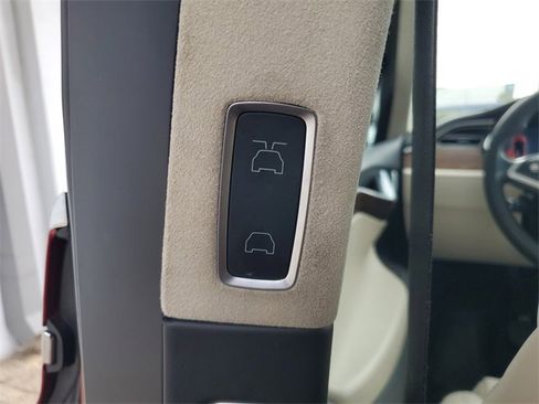 Used 2018 Tesla Model X 100D image 41