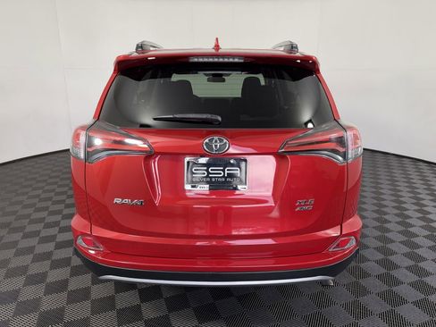 Used 2017 Toyota RAV4 XLE AWD/4WD image 9