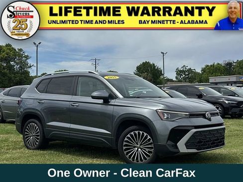 Used 2025 Volkswagen Taos SE FWD image 1