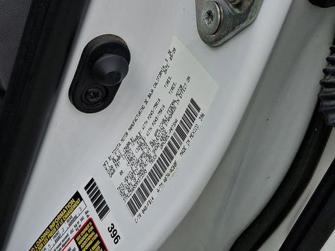 Certified 2021 Toyota Tacoma SR AWD/4WD image 30