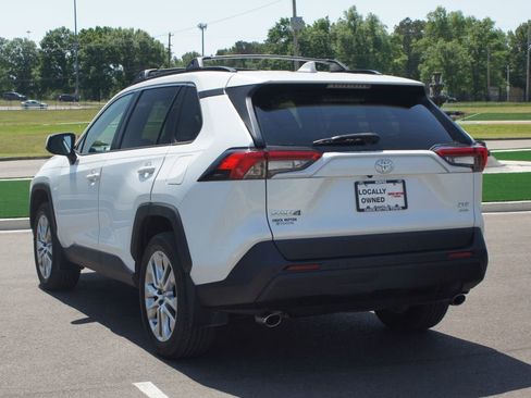 Used 2024 Toyota RAV4 XLE Premium AWD/4WD image 17