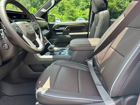 New 2026 GMC Sierra 1500 Denali w/ Denali Reserve Package AWD/4WD image 11
