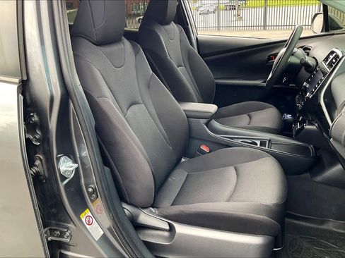 Used 2021 Toyota Prius L Eco image 10