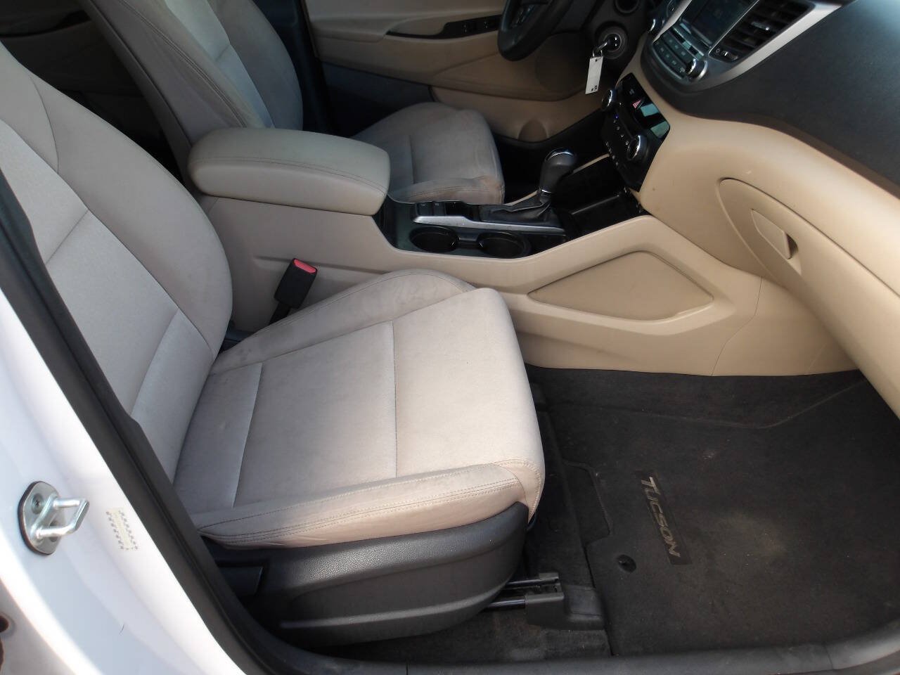Used 2016 Hyundai Tucson SE w/ Option Group 02 FWD image 7