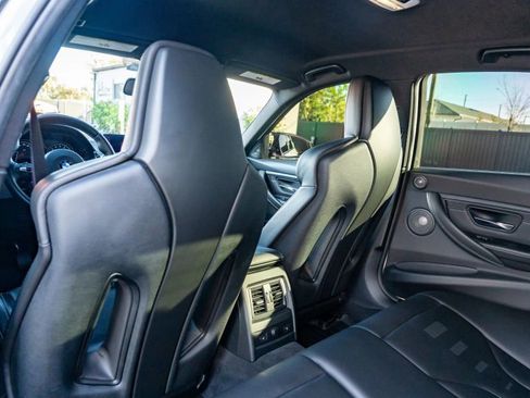 Used 2018 BMW M3 image 42