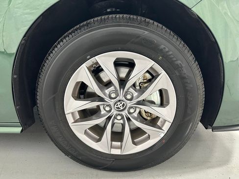 Used 2025 Toyota Sienna XLE image 68