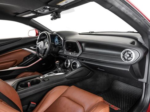 Used 2016 Chevrolet Camaro SS RWD image 13
