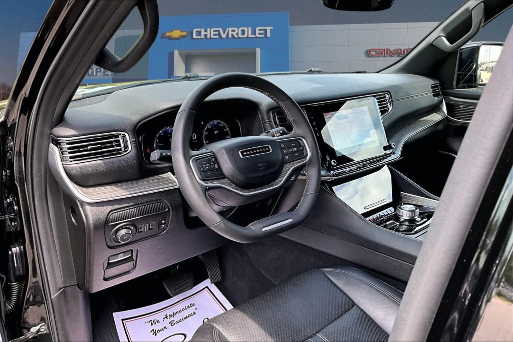 Used 2024 Jeep Wagoneer Series II AWD/4WD image 19