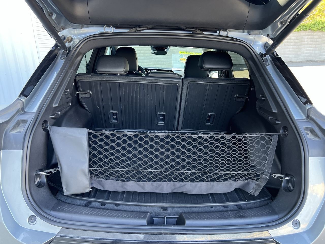 Certified 2024 Chevrolet Equinox EV LT w/ LPO, Blackout Package FWD image 28