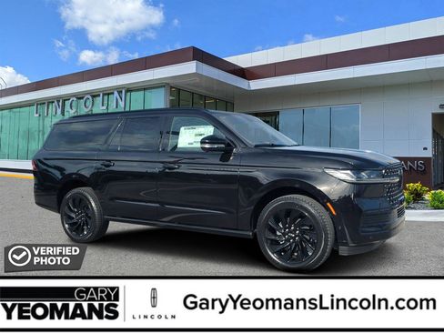 New 2025 Lincoln Navigator L Reserve w/ Jet Appearance Package AWD/4WD image 1
