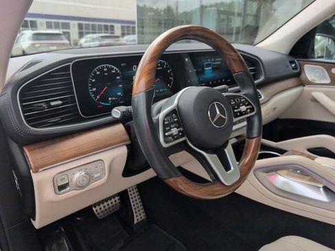 Used 2022 Mercedes-Benz GLS 450 4MATIC image 13