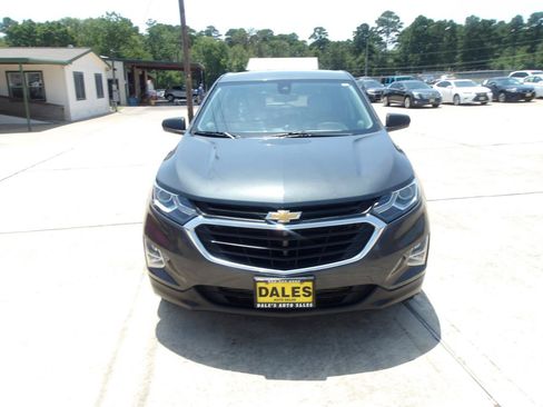 Used 2020 Chevrolet Equinox LS w/ LS Convenience Package FWD image 3