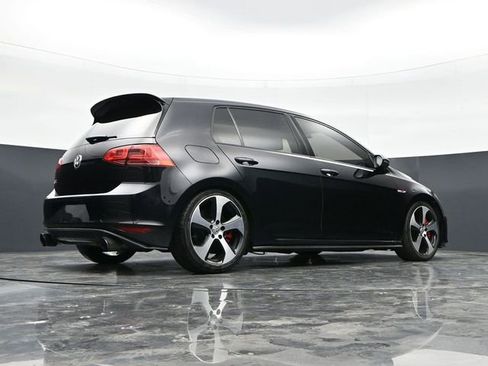 Used 2016 Volkswagen Golf 4-Door image 40