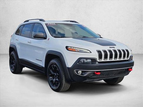 Used 2016 Jeep Cherokee Trailhawk w/ Comfort/Convenience Group image 3