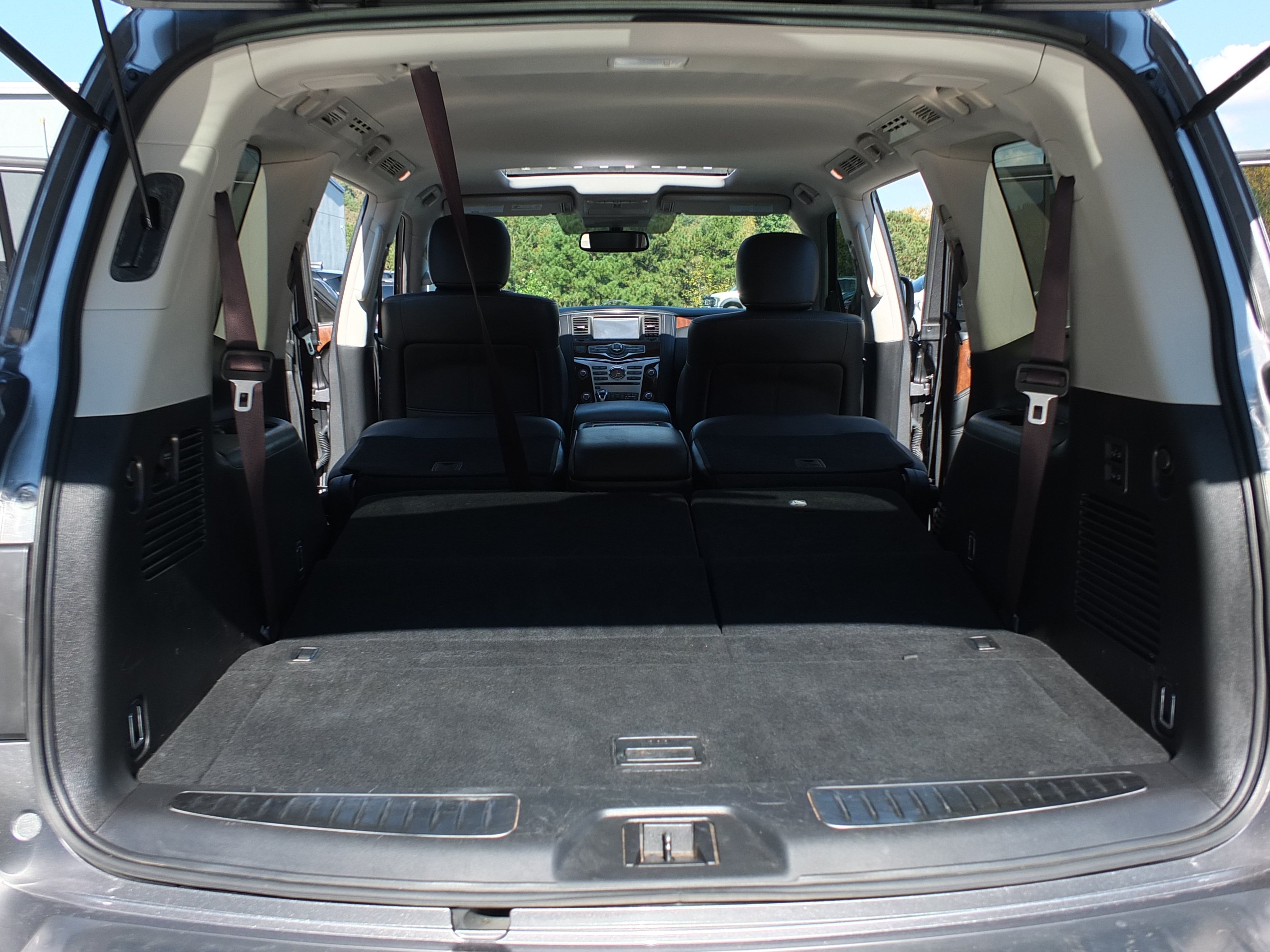 Used 2019 INFINITI QX80 Luxe AWD/4WD image 17