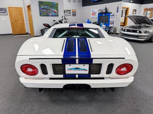 Used 2005 Ford GT RWD image 4