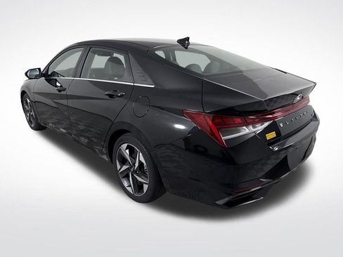 Used 2023 Hyundai Elantra Limited w/ Preferred Accessory Package image 6