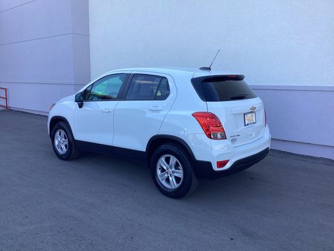 Used 2022 Chevrolet Trax LS w/ Tint and Cruise Package image 31