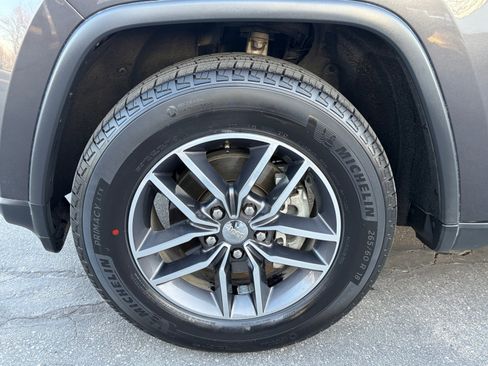 Used 2018 Jeep Grand Cherokee Limited w/ Trailer Tow Group IV image 11