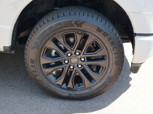 Used 2023 Ford F150 Lightning XLT AWD/4WD image 10