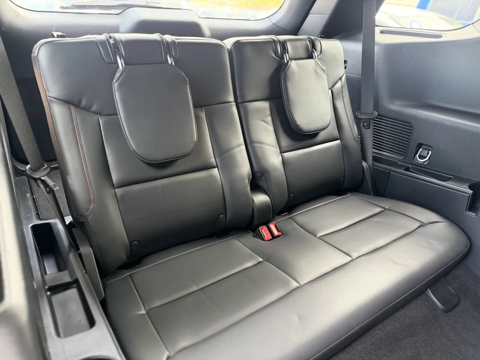 Used 2025 Ford Explorer ST AWD/4WD image 19