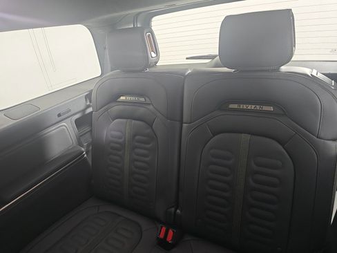 Used 2025 Rivian R1S Adventure image 22