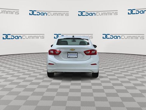 Used 2017 Chevrolet Cruze LS FWD image 7
