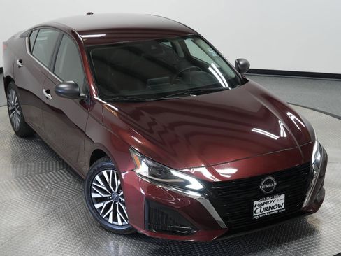 Used 2024 Nissan Altima 2.5 SV image 41