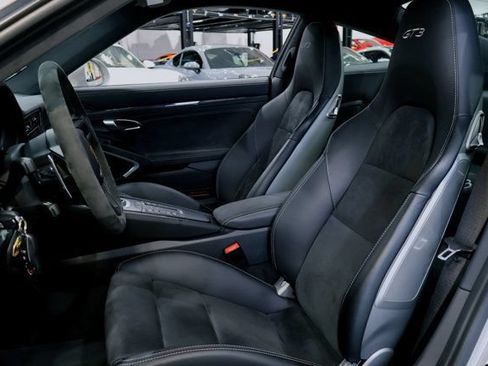 Used 2018 Porsche 911 GT3 w/ Sport Chrono Package RWD image 23