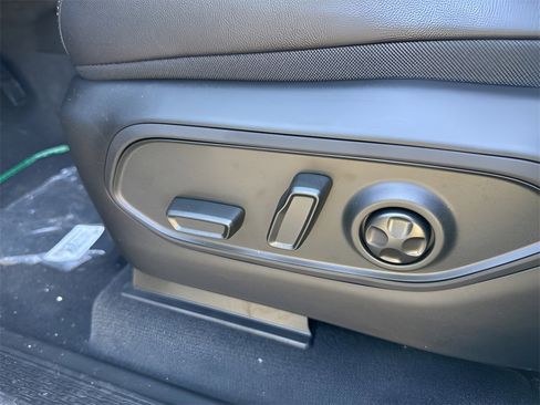 New 2025 Jeep Grand Cherokee Limited w/ Luxury Tech Group II image 24