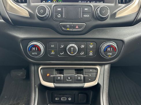 Used 2024 GMC Terrain Denali w/ Black Diamond Edition AWD/4WD image 27