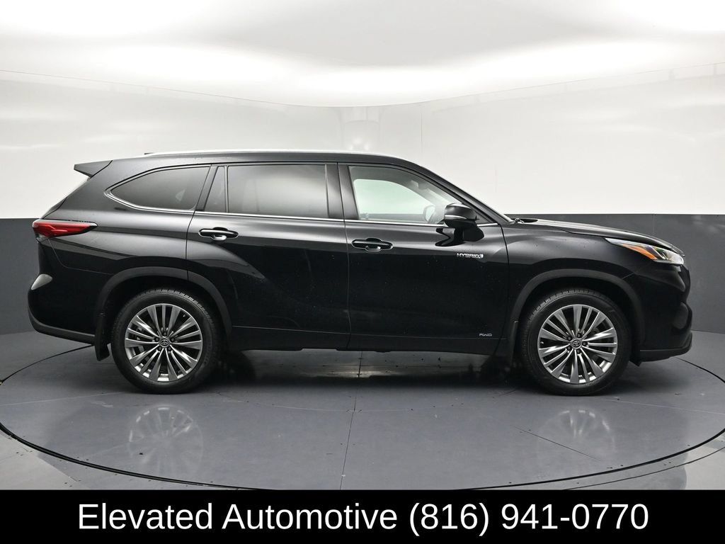 Used 2021 Toyota Highlander Platinum AWD/4WD image 23