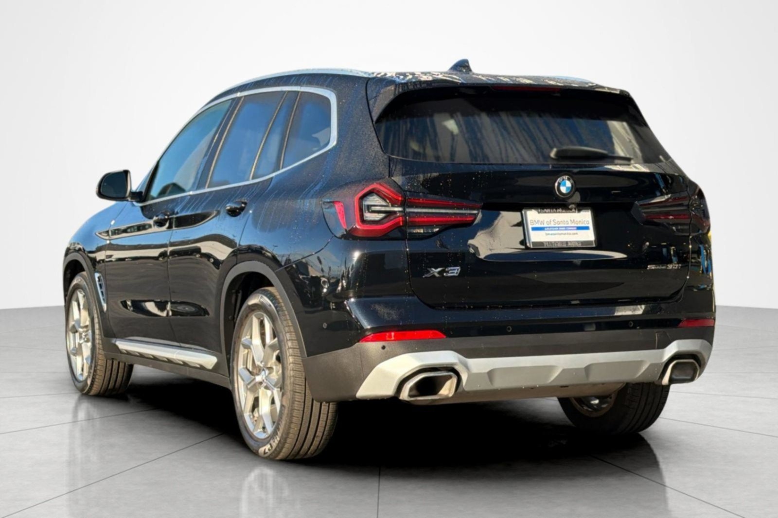 Used 2024 BMW X3 sDrive30i w/ Premium Package RWD image 3