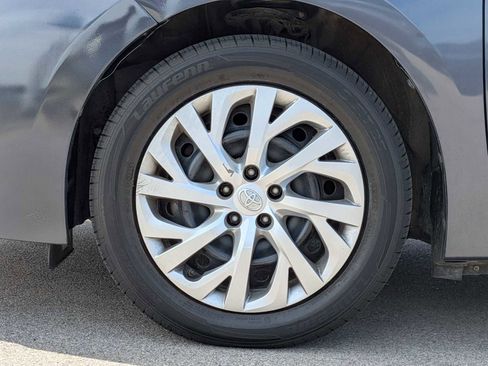 Used 2018 Toyota Corolla LE FWD image 13