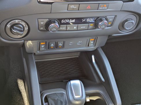 Certified 2024 Nissan Frontier SV w/ Hardbody Edition image 19