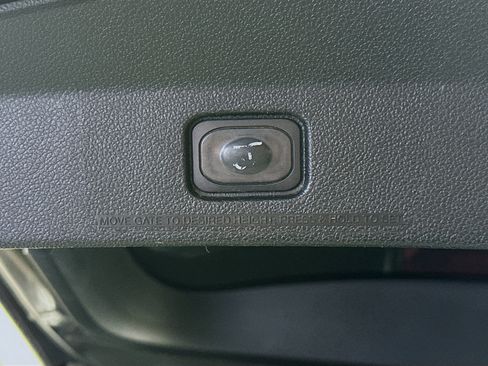 Used 2017 Ford Explorer XLT w/ Equipment Group 202A image 31