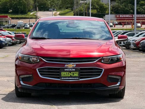 Used 2018 Chevrolet Malibu LT FWD image 3