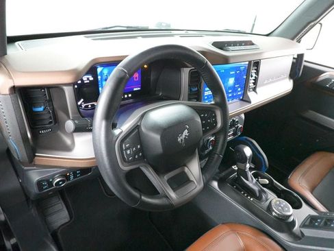Certified 2023 Ford Bronco Outer Banks w/ Sasquatch Package AWD/4WD image 26