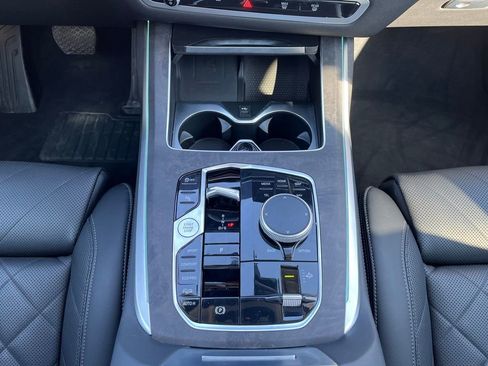 Used 2023 BMW X7 xDrive40i w/ Parking Assistance Package AWD/4WD image 43