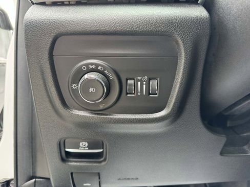 Used 2021 Jeep Grand Cherokee L Limited AWD/4WD image 10