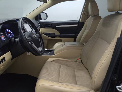 Used 2019 Toyota Highlander Plus image 17