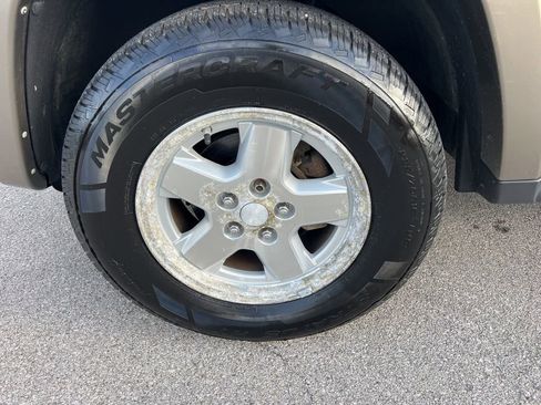 Used 2005 Jeep Liberty Limited w/ Trailer Tow Group image 7