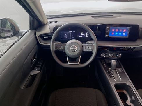Used 2025 Nissan Kicks S FWD image 21