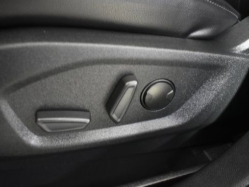 Used 2021 Ford Edge SEL image 12