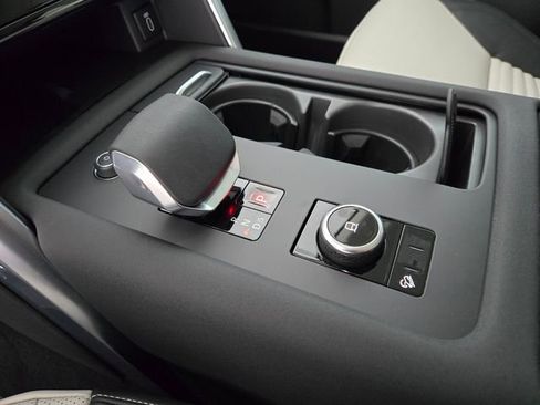 New 2026 Land Rover Discovery Limited Edition AWD/4WD image 23