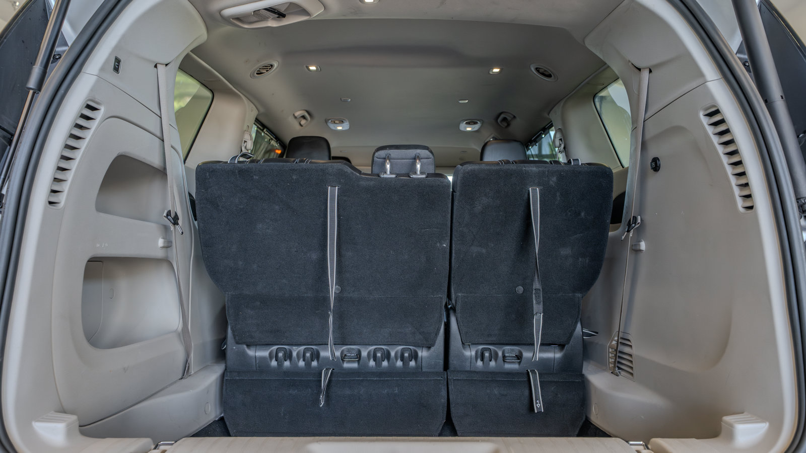 Used 2023 Chrysler Pacifica Touring-L FWD image 35
