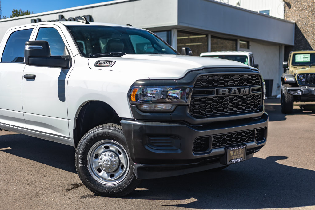 Used 2023 RAM 2500 Tradesman AWD/4WD image 3