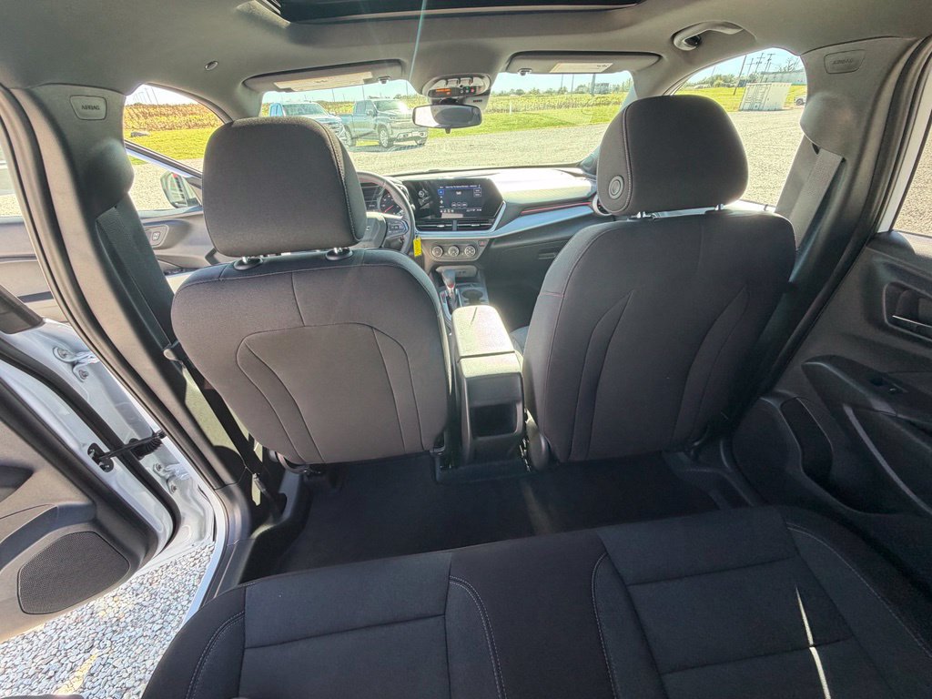 New 2026 Chevrolet Trax RS w/ Sunroof Package FWD image 23